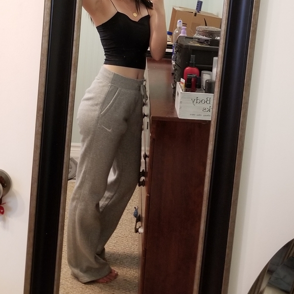 NIKE Fleece Sweatpants - Picture 3 of 5